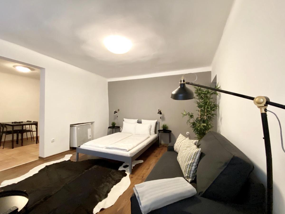 Budget Apartment By Hi5- Karoly 16 Budapest Exterior photo